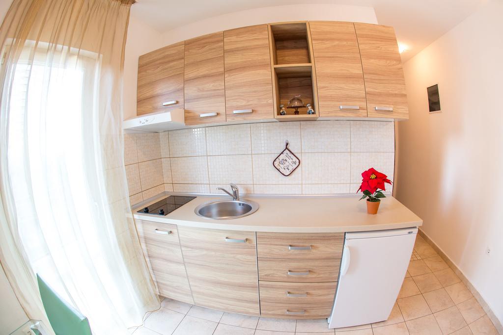 Villa Nadezda Petrovac ภายนอก รูปภาพ