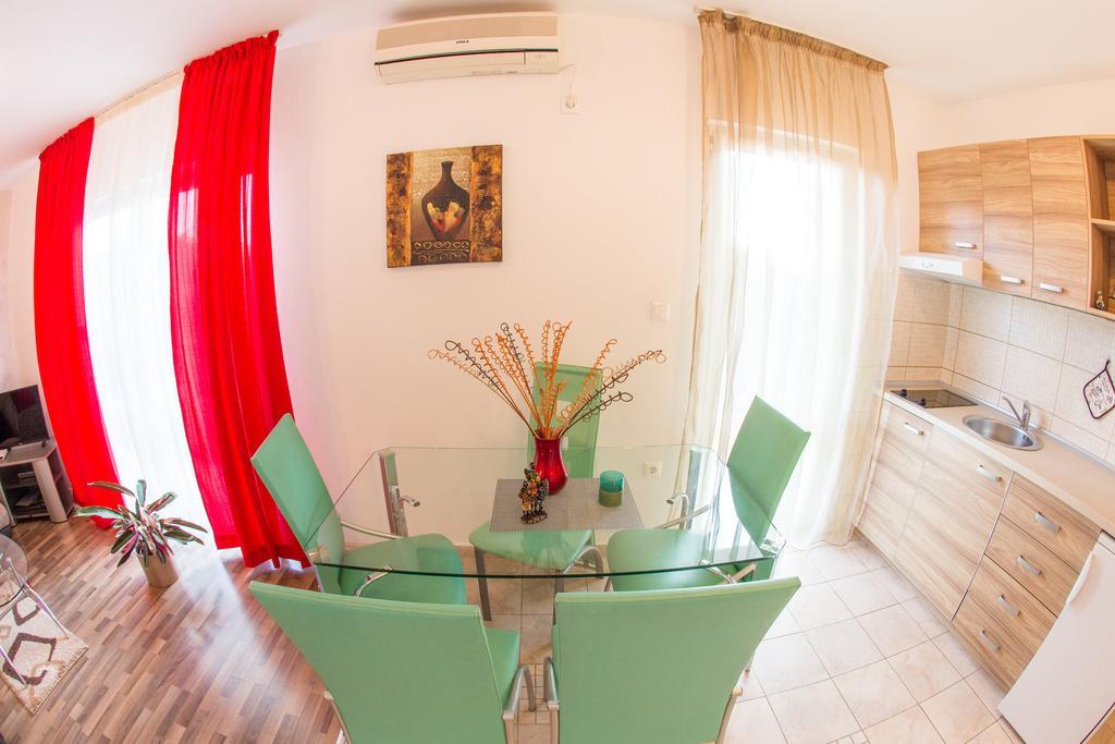 Villa Nadezda Petrovac ภายนอก รูปภาพ