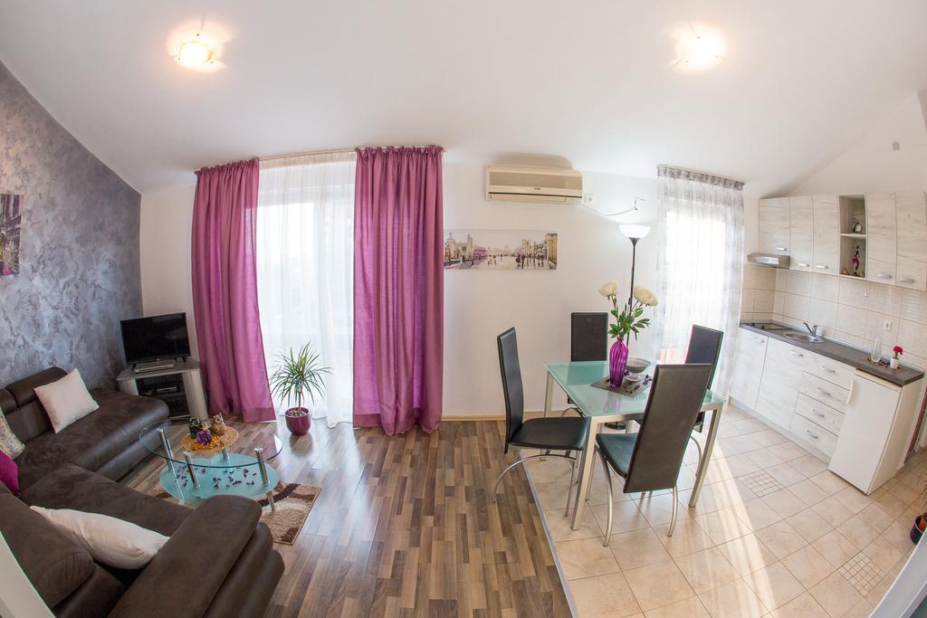 Villa Nadezda Petrovac ภายนอก รูปภาพ